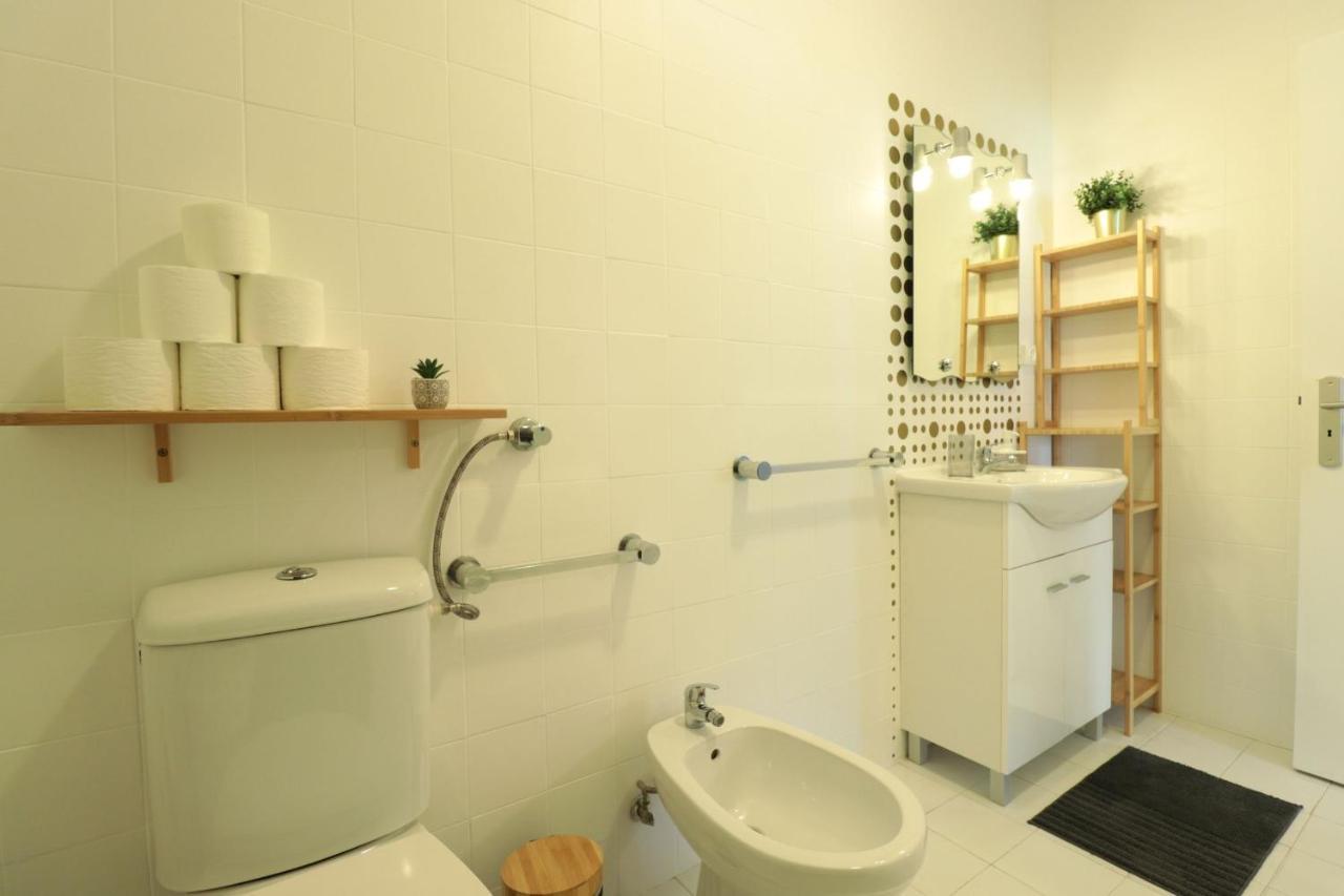 Lovelystay - Cozy 1Br Flat In Alvor With Ac And Balcony Exteriör bild